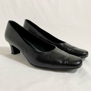 Villager Liz Claiborne | Vintage Black 2” Block Heel Pumps !!Missing Heel Caps!!